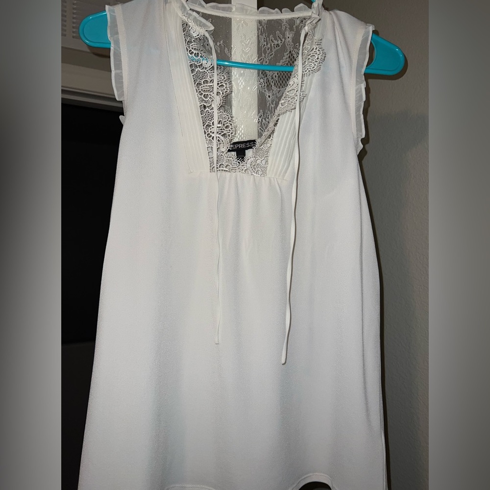NWT Express Sleeveless Lace Top